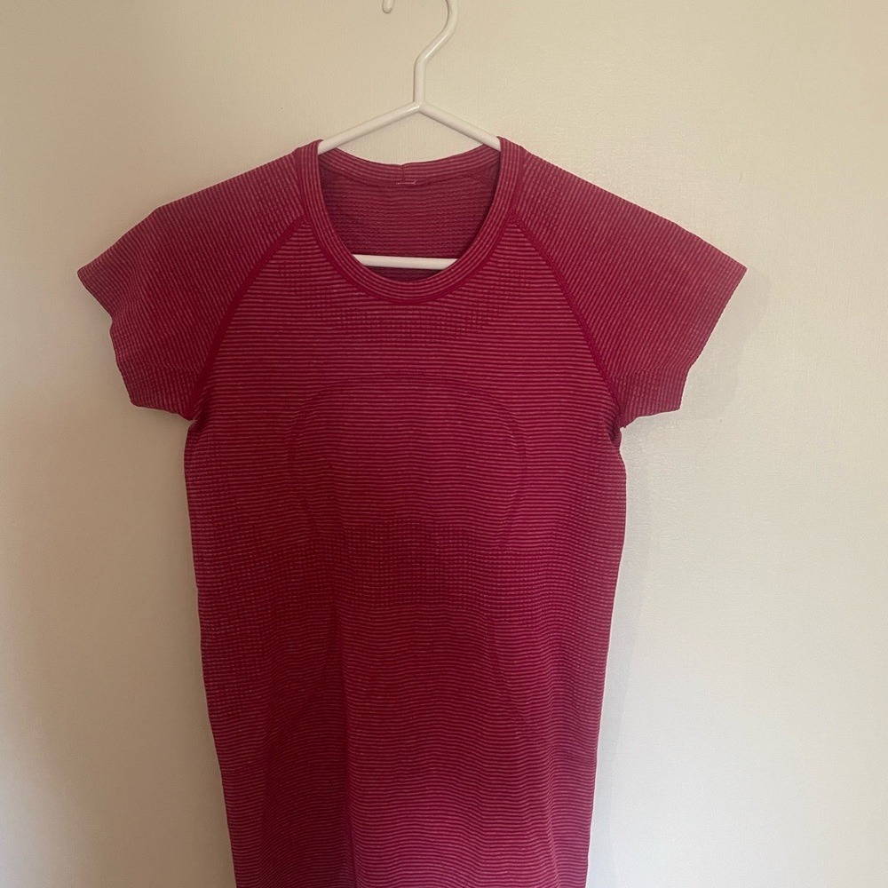 Lululemon Athletica Red Short Sleeve Swiftly Tee